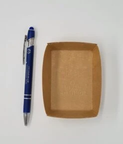 Merkloos A7 Bakje Karton 50st -Klein: 85x60x30mm - Klein Frietbakje - Snackbakje - Kartonnen Bakje - Milieuvriendelijk - Duurzaam - Friet - Patat -Keukenbenodigdheden Winkel 1029x1200 3