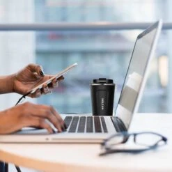 Volcan RVS Koffiebeker To Go - Thermosbeker - Theebeker - Coffee - Zwart 16 Volcan RVS Koffiebeker To Go - Thermosbeker - Theebeker - Coffee - Zwart -Keukenbenodigdheden Winkel 1199x1200