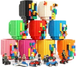 Merkloos Build On Brick Mug - Licht Blauw - 350 Ml - Bouw Je Eigen Mok Met Bouwsteentjes - BPA Vrije Drinkbeker Cadeau Voor Kinderen Of Volwassenen - Koffie Thee Limonade Of Andere Dranken - Pennenbeker - Creatief Accessoire Voor Op Bureau -HnD -Keukenbenodigdheden Winkel 1200x1062