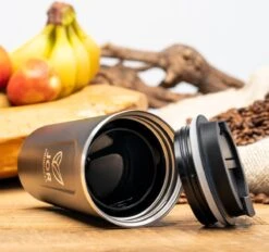 JOR Products® Thermobeker - Koffiezetapparaat - Koffiebonen - Thee - Koffiemachine - Thermoskan - Espressomachine - Reizen - Camping - Koffiefilterhouder -Keukenbenodigdheden Winkel 1200x1125 2