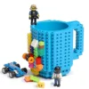 Merkloos Build On Brick Mug - Licht Blauw - 350 Ml - Bouw Je Eigen Mok Met Bouwsteentjes - BPA Vrije Drinkbeker Cadeau Voor Kinderen Of Volwassenen - Koffie Thee Limonade Of Andere Dranken - Pennenbeker - Creatief Accessoire Voor Op Bureau -HnD