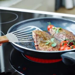 GreenPan Cambridge Hapjespan Met Deksel 24cm - Zwart - Inductie - PFAS-vrij -Keukenbenodigdheden Winkel 1200x1199 4