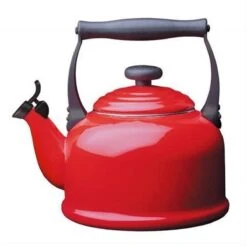 Le Creuset Tradition Fluitketel - 2.1 L - Kersenrood -Keukenbenodigdheden Winkel 1200x1200 1392