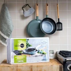 GreenPan Mayflower Koekenpannenset Ø 20cm + Ø 24cm + 1 Accessoire - Lichtblauw - Inductie - PFAS-vrij 34 GreenPan Mayflower Koekenpannenset Ø 20cm + Ø 24cm + 1 Accessoire - Lichtblauw - Inductie - PFAS-vrij -Keukenbenodigdheden Winkel 1200x1200 1431