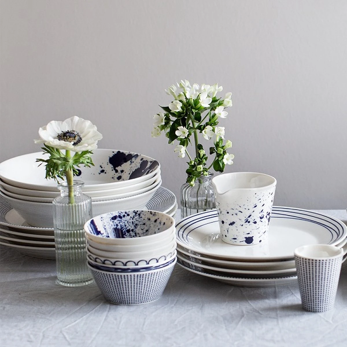 Royal Doulton Pacific - 6x Mok / Beker - Porselein - Wit / Blauw - 450 Ml - Set Van 6 Mokken 5 Royal Doulton Pacific - 6x Mok / Beker - Porselein - Wit / Blauw - 450 Ml - Set Van 6 Mokken - Afbeelding 5