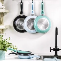 VitaVerde Expert Koekenpannenset Ø 20cm + Ø 24cm + Ø 28cm - Lichtblauw - Inductie - PFAS-vrij 13 VitaVerde Expert Koekenpannenset Ø 20cm + Ø 24cm + Ø 28cm - Lichtblauw - Inductie - PFAS-vrij -Keukenbenodigdheden Winkel 1200x1200 664