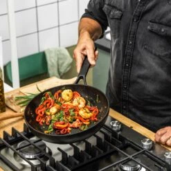 KitchenAid Classic Forged Aluminium Wok ø28cm - Zwart - Inductie - Anti-aanbak 25 KitchenAid Classic Forged Aluminium Wok ø28cm - Zwart - Inductie - Anti-aanbak -Keukenbenodigdheden Winkel 1200x1200 769