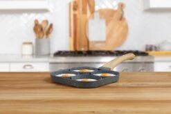 Magnani - Eierpan - 4 Bakplaten Van ⌀ 8 Cm - Voor Gas- En Elektrische Kookplaten - Aluminium - Houten Handvat - 38 X 18.7 X 2 Cm 14 Magnani - Eierpan - 4 Bakplaten Van ⌀ 8 Cm - Voor Gas- En Elektrische Kookplaten - Aluminium - Houten Handvat - 38 X 18.7 X 2 Cm -Keukenbenodigdheden Winkel 1200x799 79