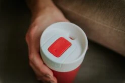 Kambukka Olympus Thermosbeker 300 Ml - Makkelijk Reinigen - Lekvrije Koffiebeker - RVS - Cherry Cake -Keukenbenodigdheden Winkel 1200x800 29