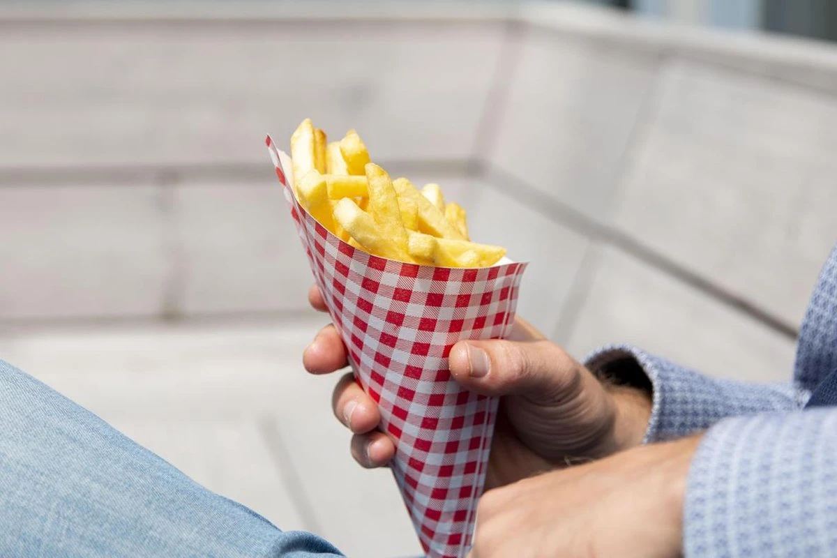 Papieren Frietzak | 50 Stuks | Patatzak | Rode Print | Frietzakken | Puntzakken | Frietzakjes 3 Papieren Frietzak | 50 Stuks | Patatzak | Rode Print | Frietzakken | Puntzakken | Frietzakjes - Afbeelding 3