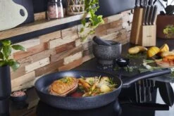 Tefal Black Stone Koekenpan - Ø 28 Cm -Keukenbenodigdheden Winkel 1200x801 16