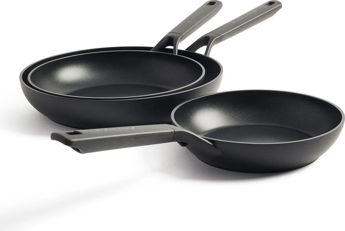 KitchenAid Classic Aluminium Koekenpannenset 3-delig ø20+24+28cm - Zwart - Inductie 1 KitchenAid Classic Aluminium Koekenpannenset 3-delig ø20+24+28cm - Zwart - Inductie