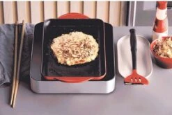 Le Creuset - Gietijzeren Grillplaat - 32x22cm - Kersenrood 9 Le Creuset - Gietijzeren Grillplaat - 32x22cm - Kersenrood -Keukenbenodigdheden Winkel 1200x807 3