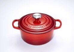 Le Creuset Braadpan Signature Kersenrood - ø 28 Cm / 6.7 Liter 22 Le Creuset Braadpan Signature Kersenrood - ø 28 Cm / 6.7 Liter -Keukenbenodigdheden Winkel 1200x839 4