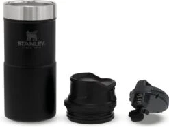 Stanley Trigger-Action Travel Mug 0.35L - Thermosfles - Matt Black -Keukenbenodigdheden Winkel 1200x897 2