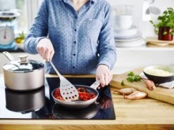 GreenPan Cambridge Hapjespan Met Deksel 28cm - Brons - Inductie - PFAS-vrij 16 GreenPan Cambridge Hapjespan Met Deksel 28cm - Brons - Inductie - PFAS-vrij -Keukenbenodigdheden Winkel 1200x899 9