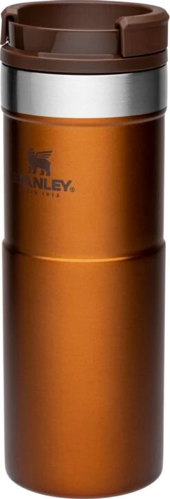 Stanley The NeverLeak™ Travel Mug 0,47L NEW - Thermosfles - Maple -Keukenbenodigdheden Winkel 408x1200