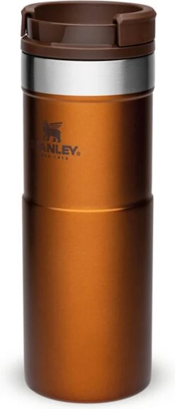 Stanley The NeverLeak™ Travel Mug 0,47L NEW - Thermosfles - Maple -Keukenbenodigdheden Winkel 515x1200
