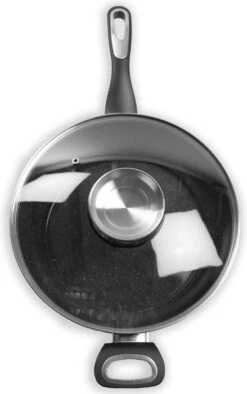 Merkloos Keukenpan Met Deksel En Heeft Een Diameter Van Ø 28 Cm - Luxe Hapjespan Keukenpan Van 28cm Anti-aanbaklaag - Handvat Zwart - Pan Met Deksel -Keukenbenodigdheden Winkel 752x1200 6