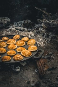 The Windmill Poffertjespan 30 Cm Gietijzer 2,3 Kg Zwart -Keukenbenodigdheden Winkel 800x1200 24